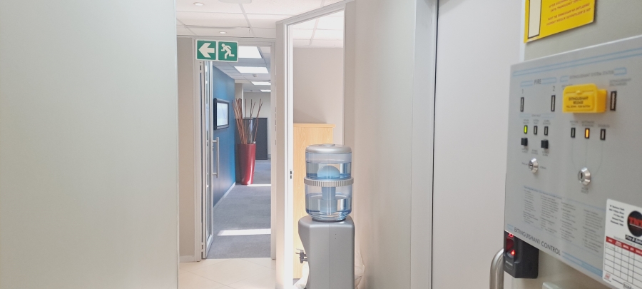 To Let commercial Property for Rent in Rosenpark Western Cape
